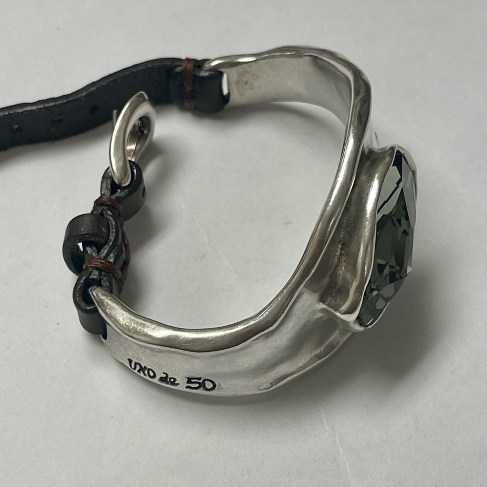 Uno de 50 Smoky Swarovski Crystal "Awesome" Statement Bracelet - Picture 10 of 10